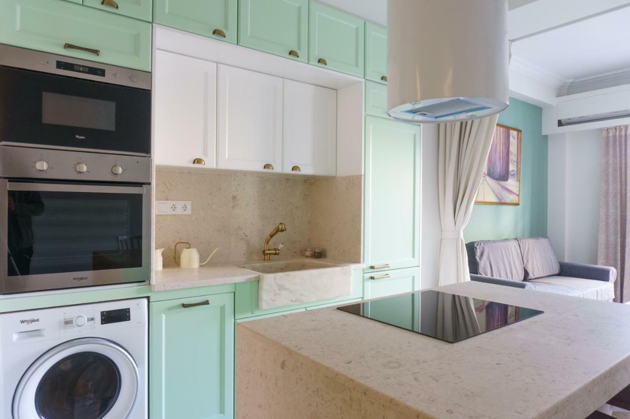 Apartament Tiffany's Luxury 2BR with Acropolis View Ateny Zewnętrze zdjęcie